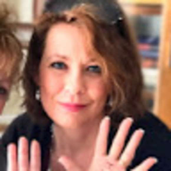 Meet your Posher, Leah - Picture 1 of 1